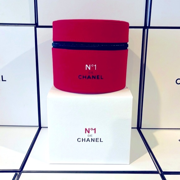 CHANEL N°1 DE CHANEL RED Makeup Case - Picture 1 of 8